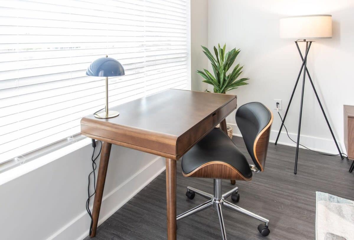 Cozysuites L Upscale 1br In Downtown Apartment *
